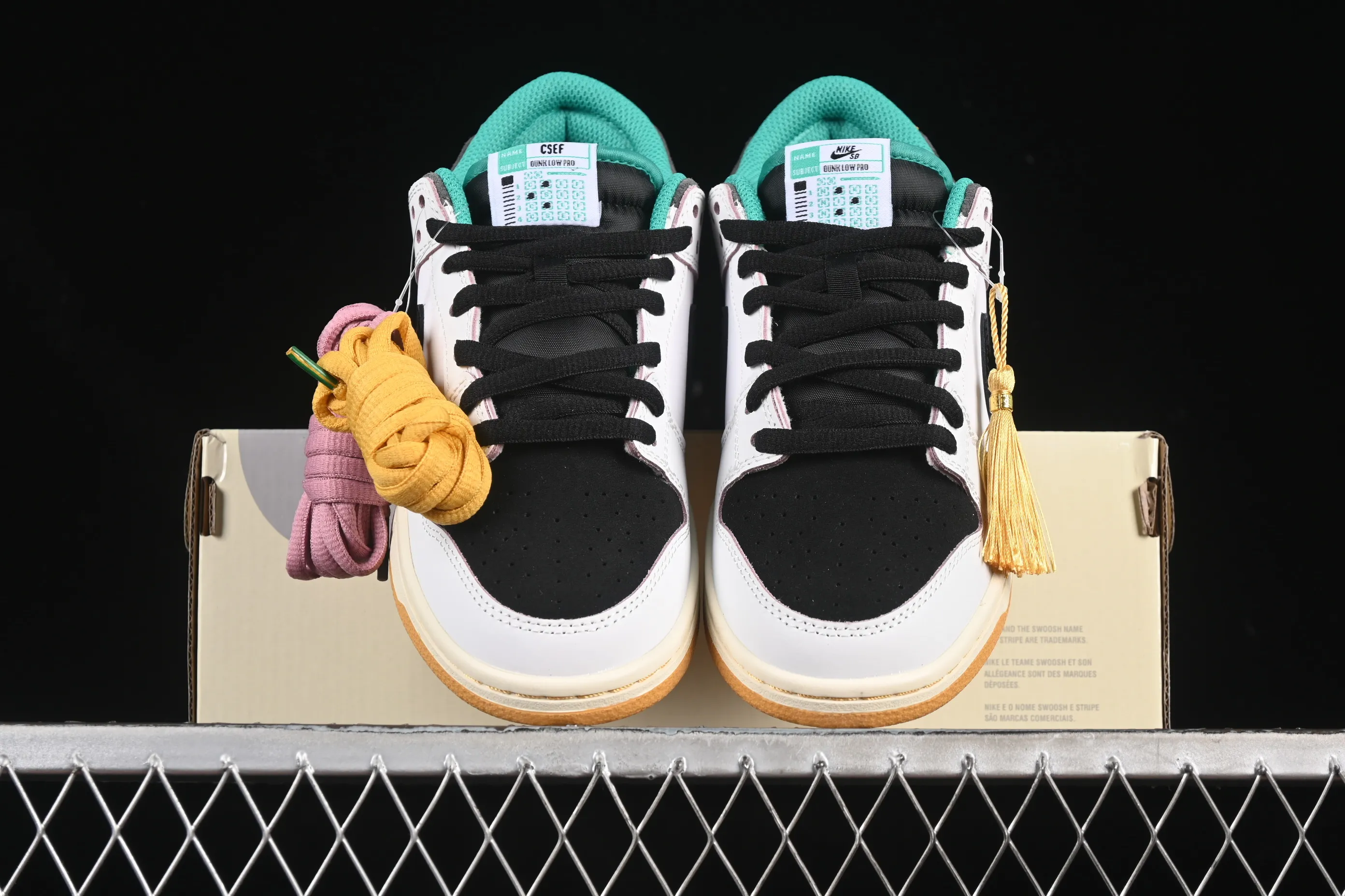 All Categories Nk SB Dunk Series Nk SB Dunk Low Low-top sneakers CSEF x Nike SB Dunk Low Education Foundation co-branded low-top casual sneakers HJ4132-100